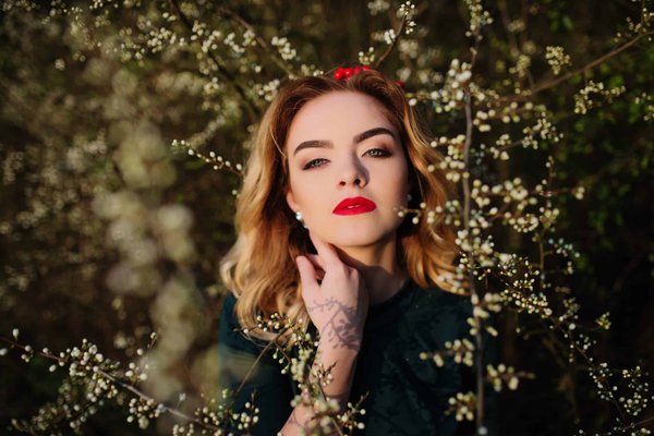 How to Select the Perfect Riding Boot for a Chic Equestrian-Inspired Office Look?