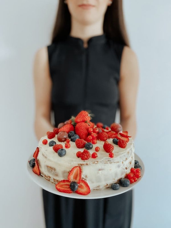 What's the Best Way to Prepare a Moist Carrot Cake with Pineapple?